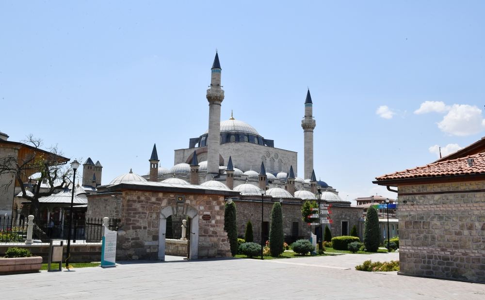 Birinci vitse-prezident Mehriban Əliyeva və Heydər Əliyev Fondunun vitse-prezidenti Leyla Əliyeva Konyada Mövlanə muzeyini ziyarət ediblər (FOTO/VİDEO)