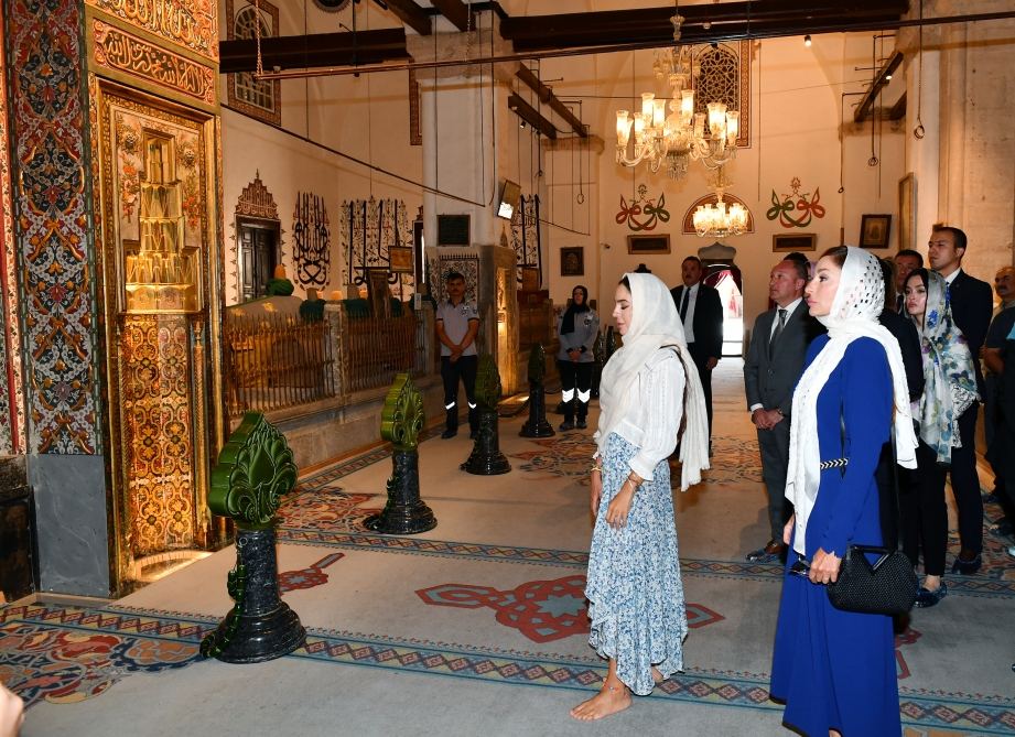 Birinci vitse-prezident Mehriban Əliyeva və Heydər Əliyev Fondunun vitse-prezidenti Leyla Əliyeva Konyada Mövlanə muzeyini ziyarət ediblər (FOTO/VİDEO)