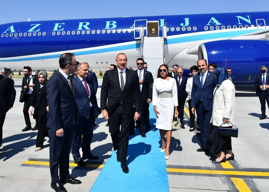 Prezident İlham Əliyev və  Birinci xanım Mehriban Əliyeva Türkiyəyə səfərə gəliblər (FOTO/VİDEO)