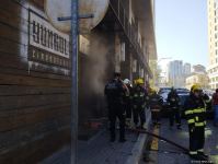 Bakının mərkəzindəki məşhur restoranda yanın söndürülüb (FOTO)
