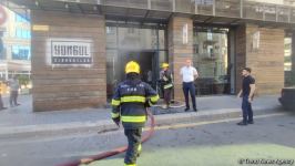 Bakının mərkəzindəki məşhur restoranda yanın söndürülüb (FOTO)