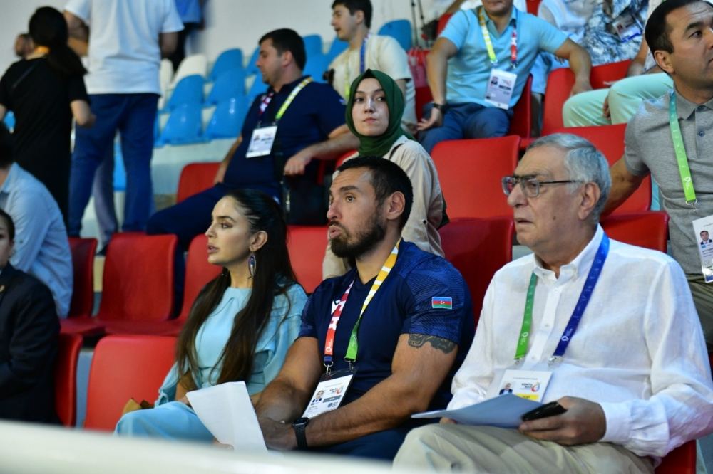 Heydər Əliyev Fondunun vitse-prezidenti Leyla Əliyeva güləşçilərimizin V İslam Həmrəyliyi Oyunlarında medal uğrunda çıxışlarına baxıb (FOTO)
