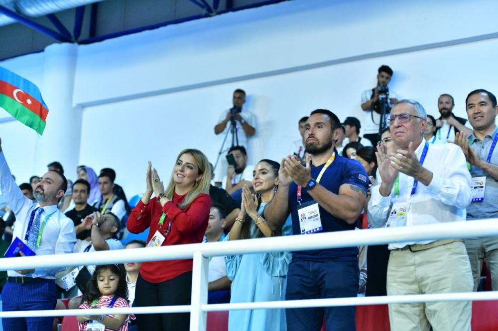 Heydər Əliyev Fondunun vitse-prezidenti Leyla Əliyeva güləşçilərimizin V İslam Həmrəyliyi Oyunlarında medal uğrunda çıxışlarına baxıb (FOTO)