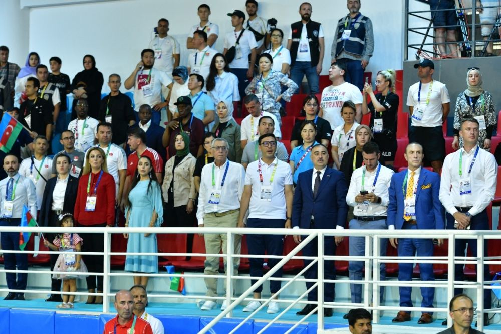 Heydər Əliyev Fondunun vitse-prezidenti Leyla Əliyeva güləşçilərimizin V İslam Həmrəyliyi Oyunlarında medal uğrunda çıxışlarına baxıb (FOTO)
