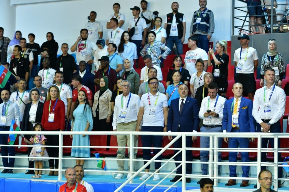 Heydər Əliyev Fondunun vitse-prezidenti Leyla Əliyeva güləşçilərimizin V İslam Həmrəyliyi Oyunlarında medal uğrunda çıxışlarına baxıb (FOTO)