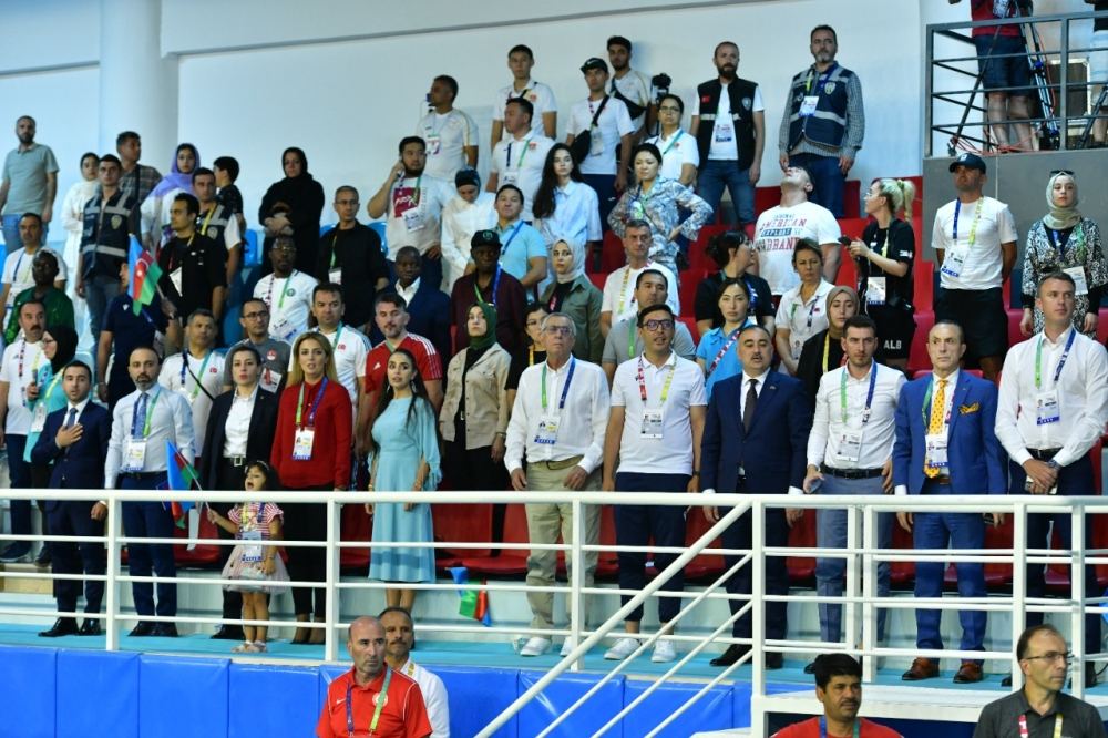 Heydər Əliyev Fondunun vitse-prezidenti Leyla Əliyeva güləşçilərimizin V İslam Həmrəyliyi Oyunlarında medal uğrunda çıxışlarına baxıb (FOTO)