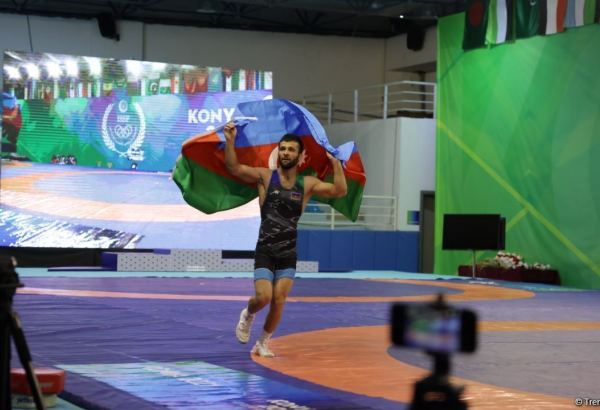 Güləşçimiz Eldəniz Əzizov İslamiadada qızıl medal qazanıb (FOTO)