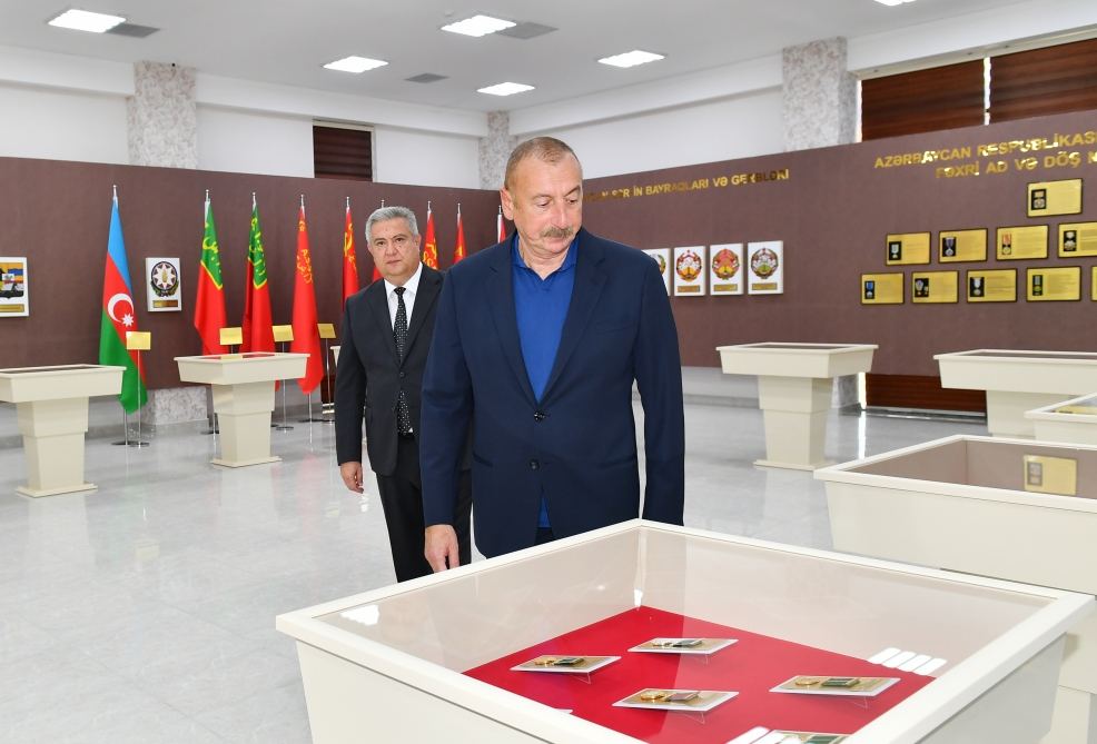 Prezident İlham Əliyev Ağsuda Gənc Sənətkarlar Mərkəzinin və Dövlət Rəmzləri Muzeyinin açılışında iştirak edib (FOTO/VİDEO) (YENİLƏNİB)