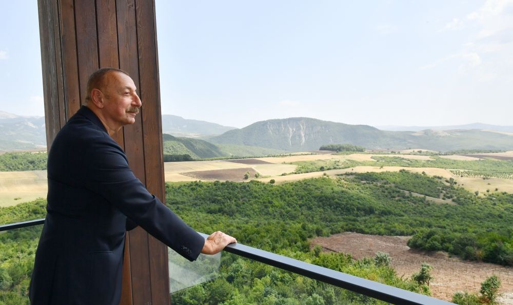 Prezident İlham Əliyev və Birinci xanım Mehriban Əliyeva İsmayıllıda “Basqal Resort & Spa” otelinin açılışında iştirak ediblər (YENİLƏNİB) (FOTO/VİDEO)