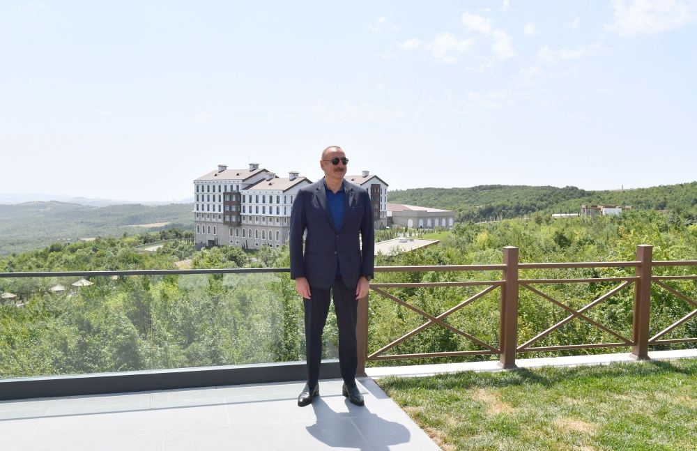 Prezident İlham Əliyev və Birinci xanım Mehriban Əliyeva İsmayıllıda “Basqal Resort & Spa” otelinin açılışında iştirak ediblər (YENİLƏNİB) (FOTO/VİDEO)