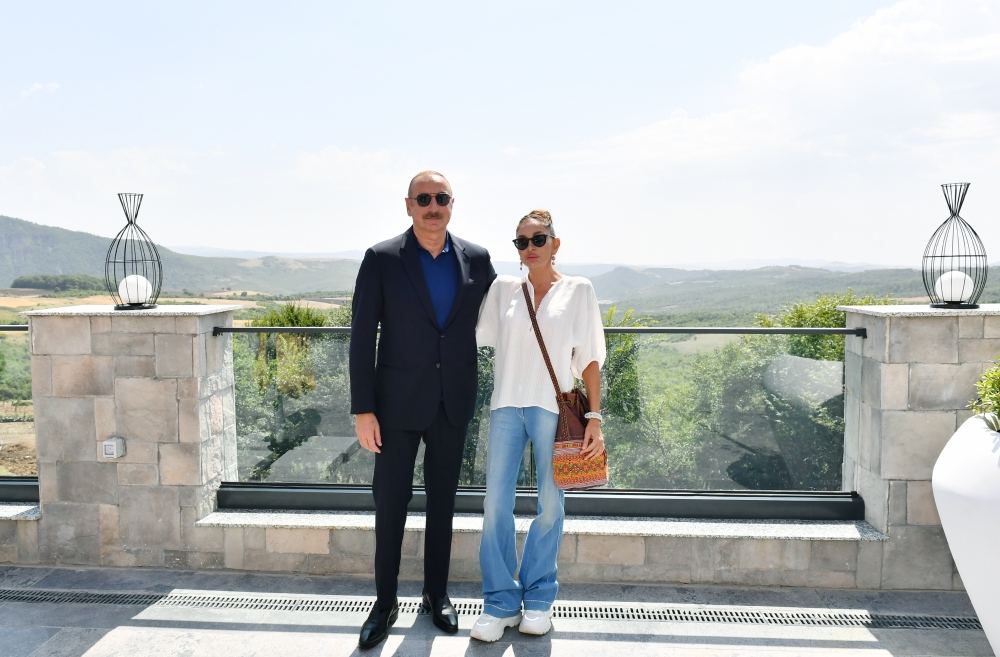Prezident İlham Əliyev və Birinci xanım Mehriban Əliyeva İsmayıllıda “Basqal Resort & Spa” otelinin açılışında iştirak ediblər (YENİLƏNİB) (FOTO/VİDEO)