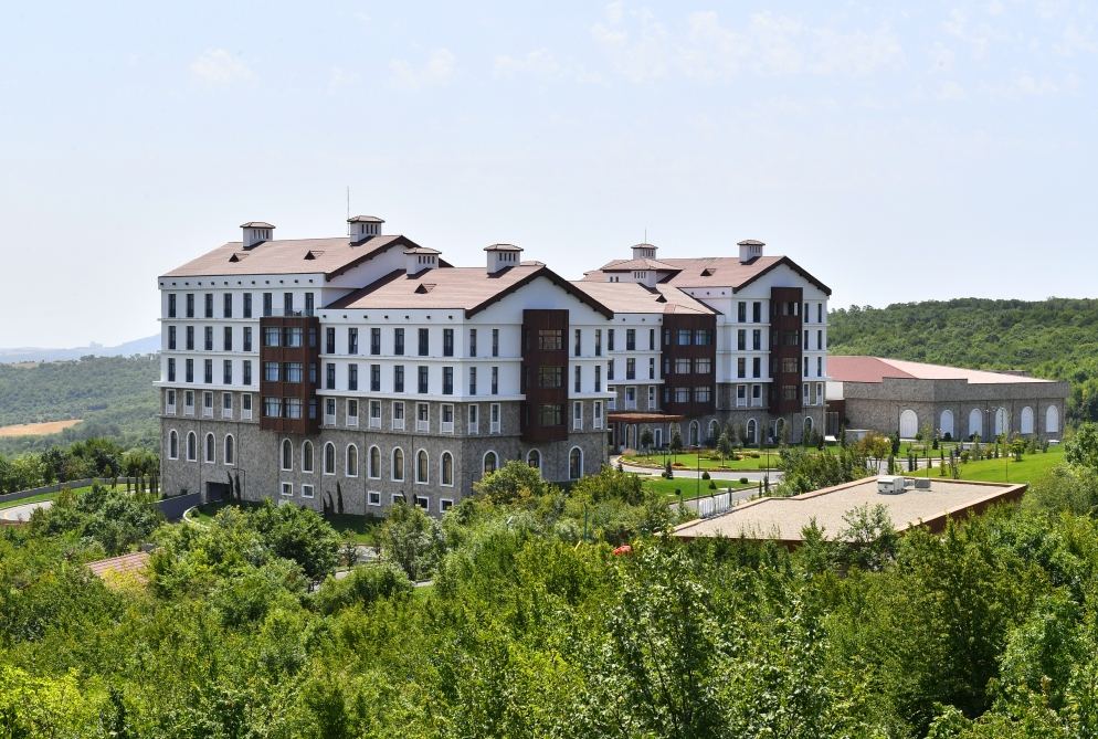 Prezident İlham Əliyev və Birinci xanım Mehriban Əliyeva İsmayıllıda “Basqal Resort & Spa” otelinin açılışında iştirak ediblər (YENİLƏNİB) (FOTO/VİDEO)