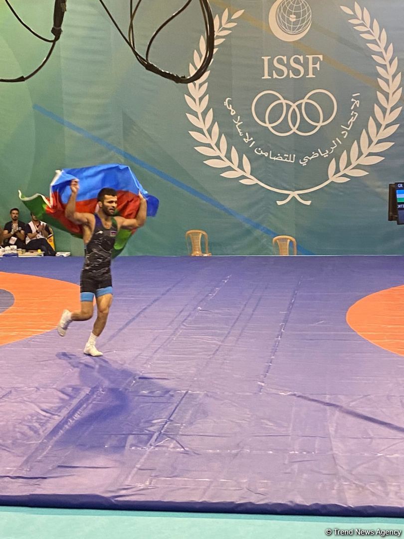 Güləşçimiz Eldəniz Əzizov İslamiadada qızıl medal qazanıb (FOTO)