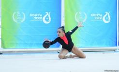 Zöhrə Ağamirova topla hərəkətlərdə bürünc medal qazanıb (FOTO)