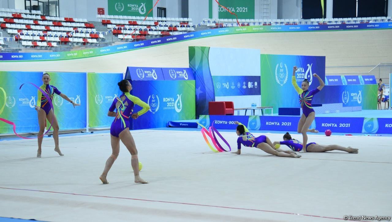 İslamiada: Azərbaycanın bədii gimnastika üzrə qrup komandası üç lent və iki topla proqramda qızıl medal qazanıb (FOTO)