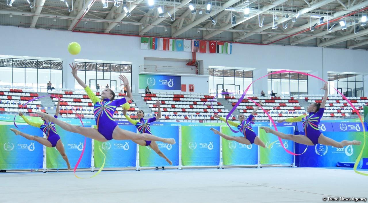 İslamiada: Azərbaycanın bədii gimnastika üzrə qrup komandası üç lent və iki topla proqramda qızıl medal qazanıb (FOTO)
