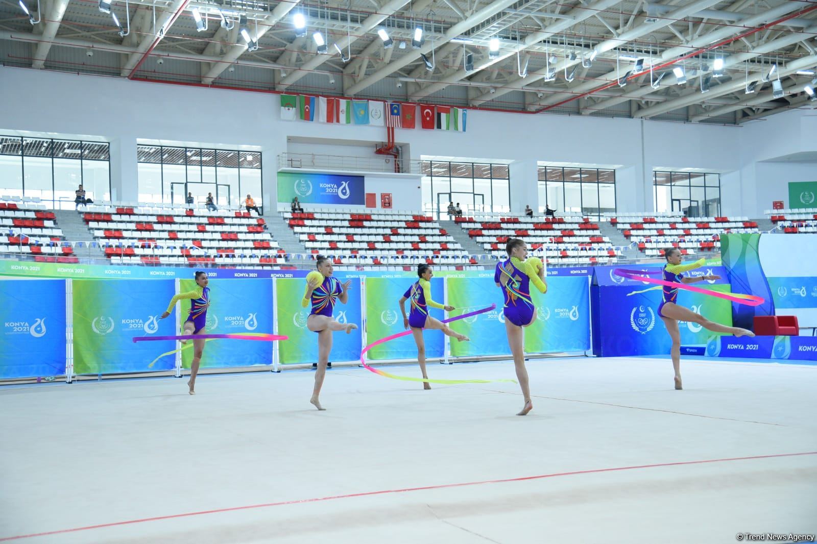 İslamiada: Azərbaycanın bədii gimnastika üzrə qrup komandası üç lent və iki topla proqramda qızıl medal qazanıb (FOTO)