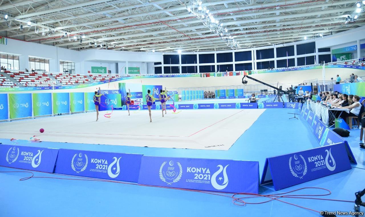 İslamiada: Azərbaycanın bədii gimnastika üzrə qrup komandası üç lent və iki topla proqramda qızıl medal qazanıb (FOTO)