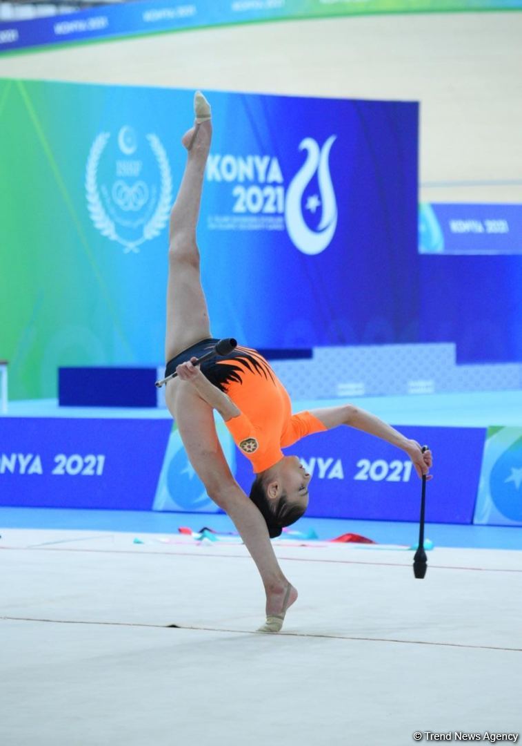 Zöhrə Ağamirova gürzlərlə hərəkətlərdə qızıl medal qazanıb (FOTO)