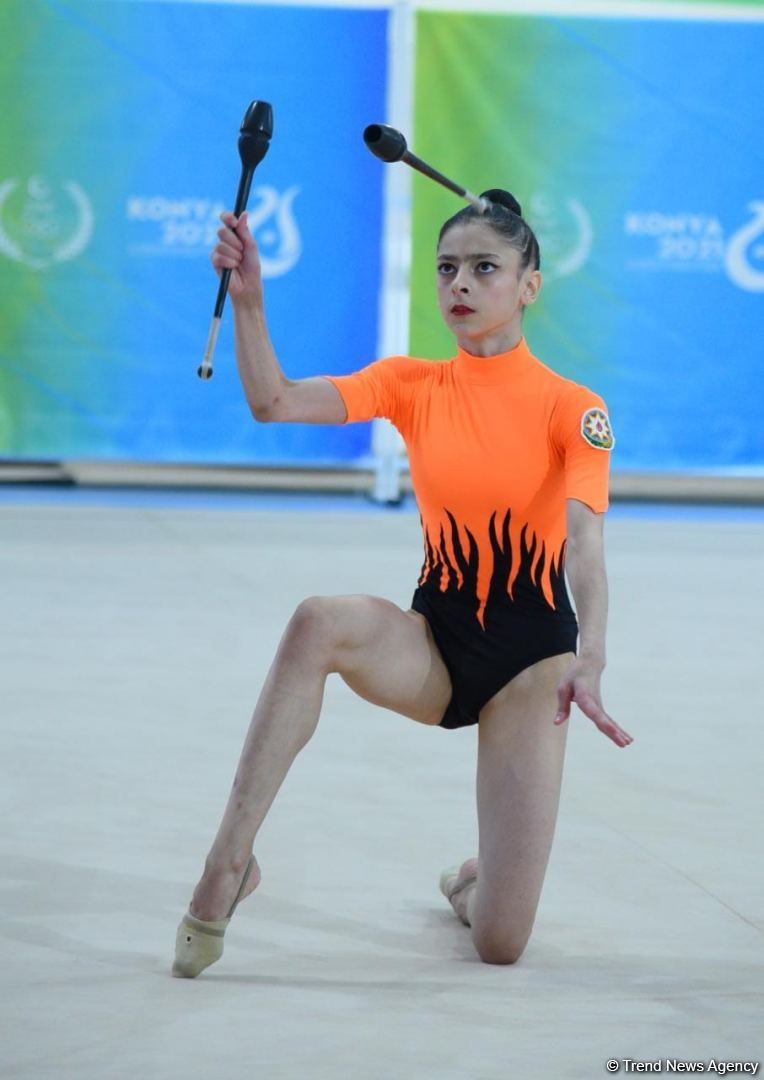 Zöhrə Ağamirova gürzlərlə hərəkətlərdə qızıl medal qazanıb (FOTO)