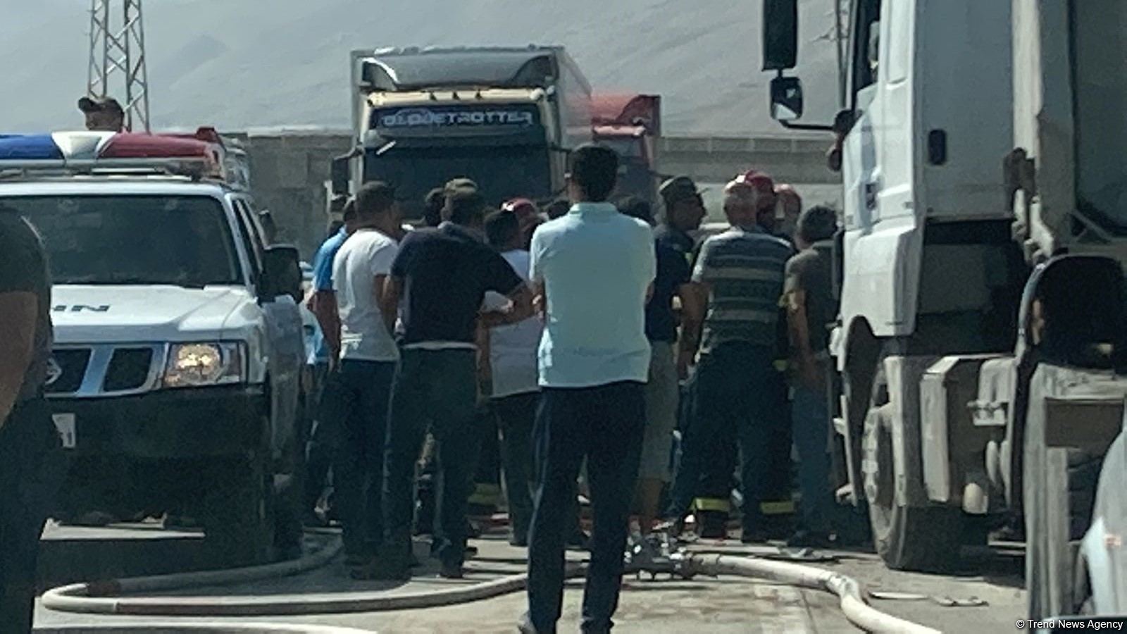 Bakı-Quba yolunda ağır yol qəzası baş verib (FOTO)