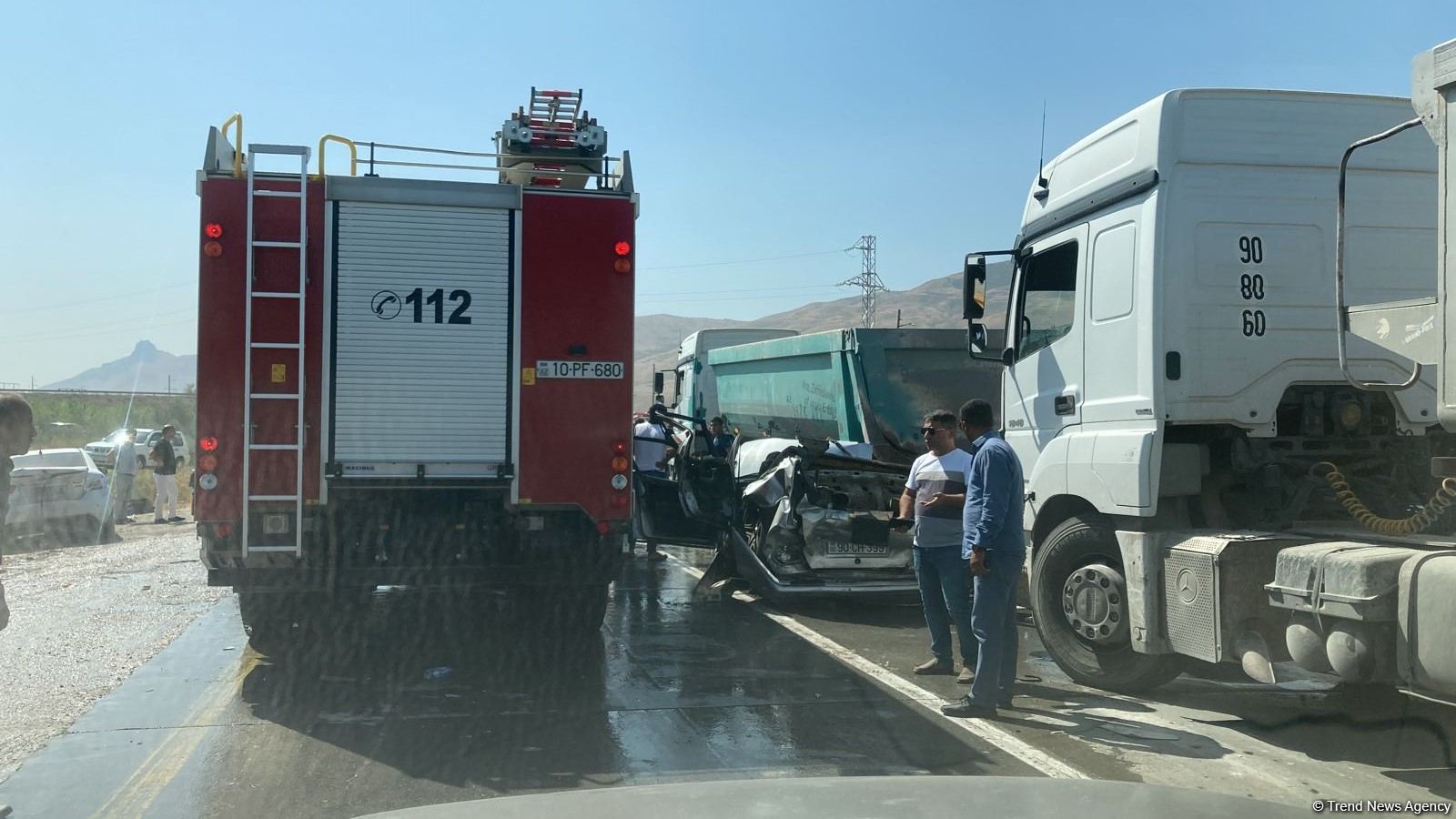 Bakı-Quba yolunda ağır yol qəzası baş verib (FOTO)
