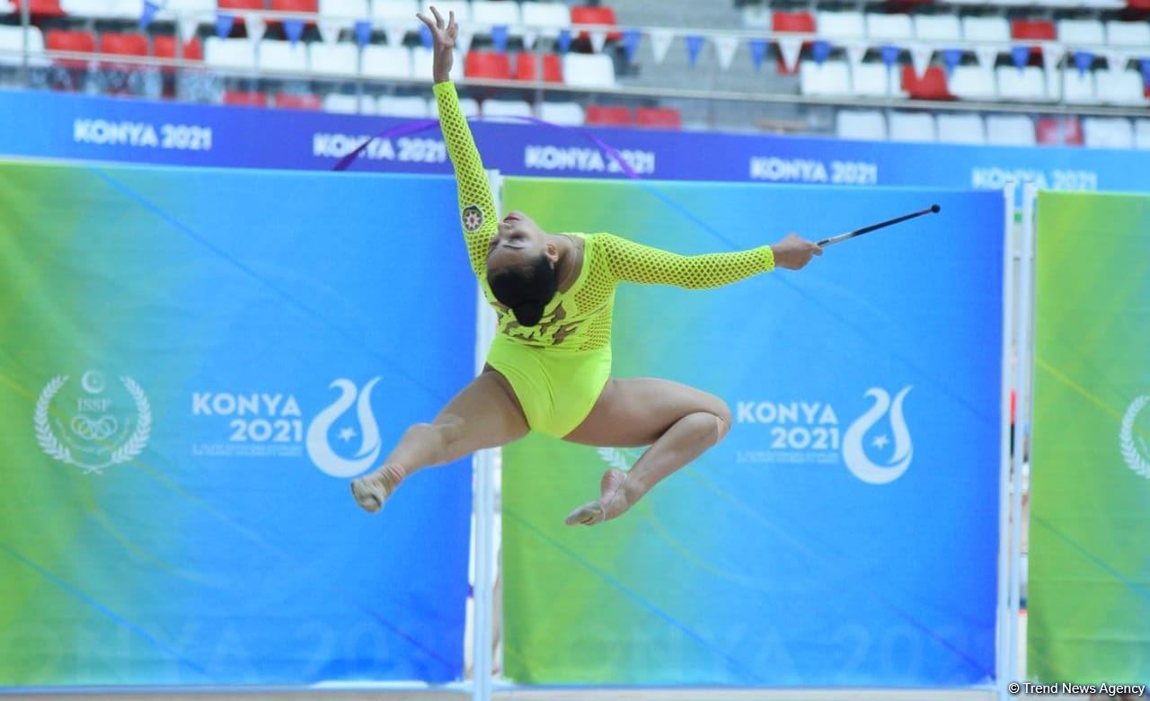 Zöhrə Ağamirova gürzlərlə hərəkətlərdə qızıl medal qazanıb (FOTO)