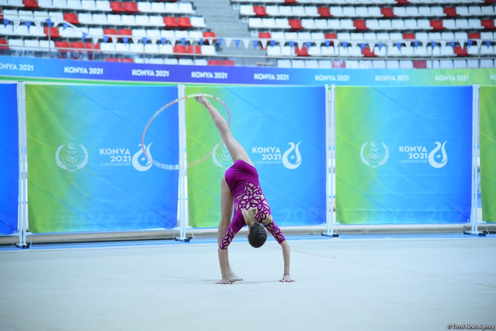 Azərbaycan gimnastı Zöhrə Ağamirova halqa ilə hərəkətlərdə gümüş medal qazanıb (FOTO)