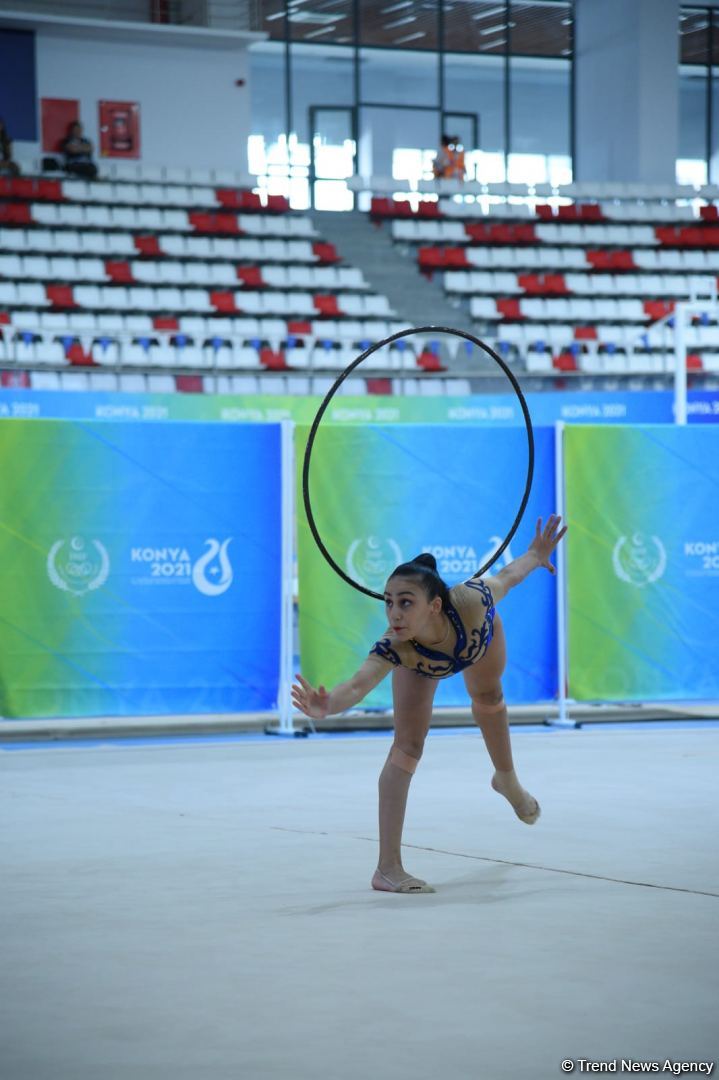 Azərbaycan gimnastı Zöhrə Ağamirova halqa ilə hərəkətlərdə gümüş medal qazanıb (FOTO)