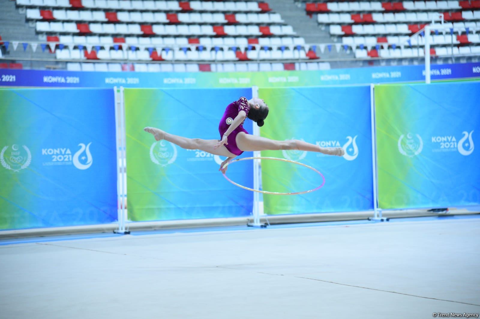 Azərbaycan gimnastı Zöhrə Ağamirova halqa ilə hərəkətlərdə gümüş medal qazanıb (FOTO)