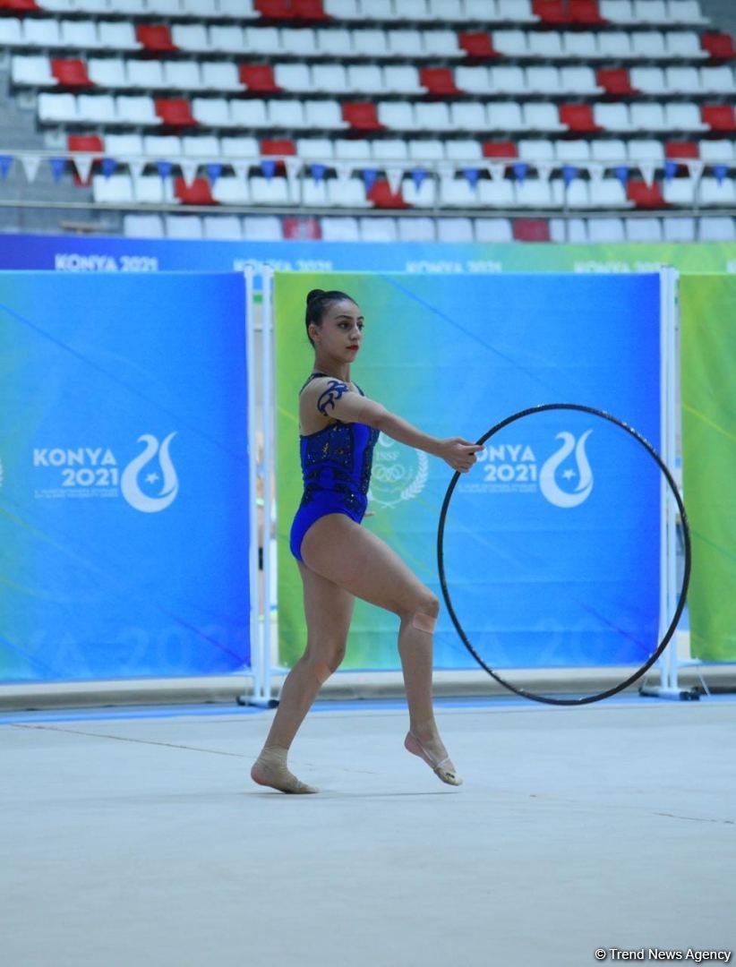 Azərbaycan gimnastı Zöhrə Ağamirova halqa ilə hərəkətlərdə gümüş medal qazanıb (FOTO)