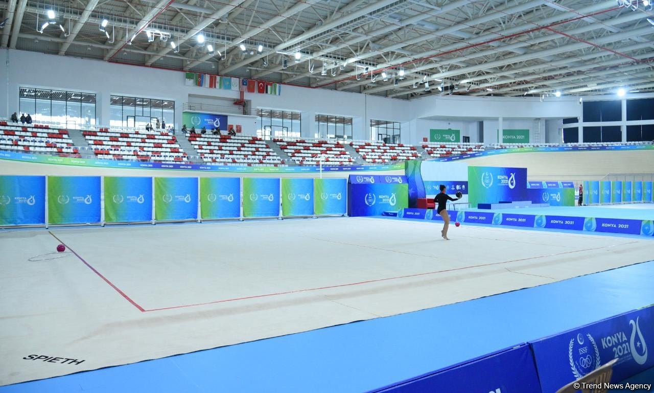 Zöhrə Ağamirova topla hərəkətlərdə bürünc medal qazanıb (FOTO)