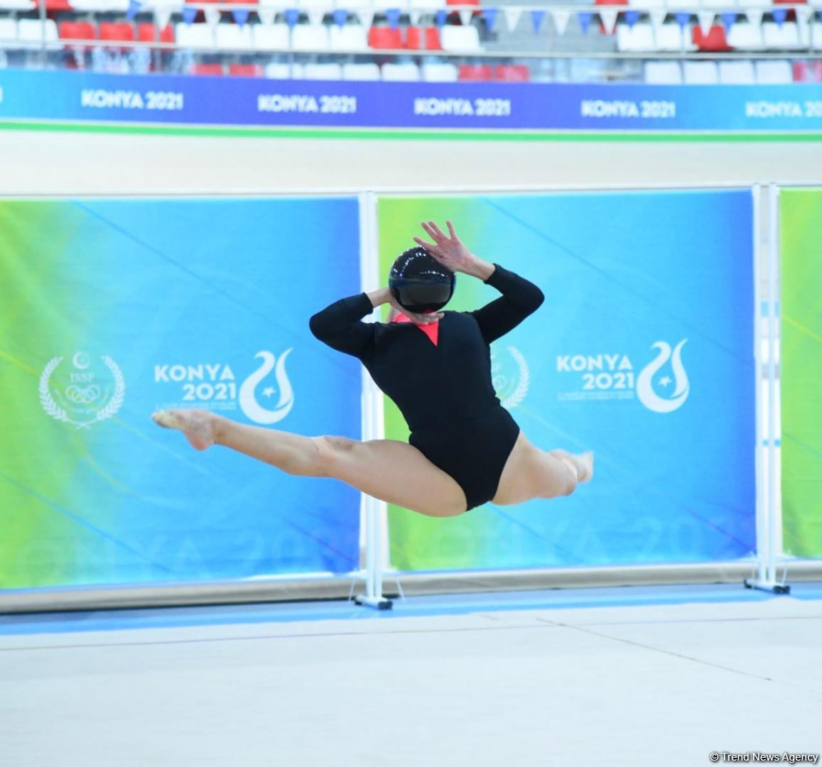 Zöhrə Ağamirova topla hərəkətlərdə bürünc medal qazanıb (FOTO)