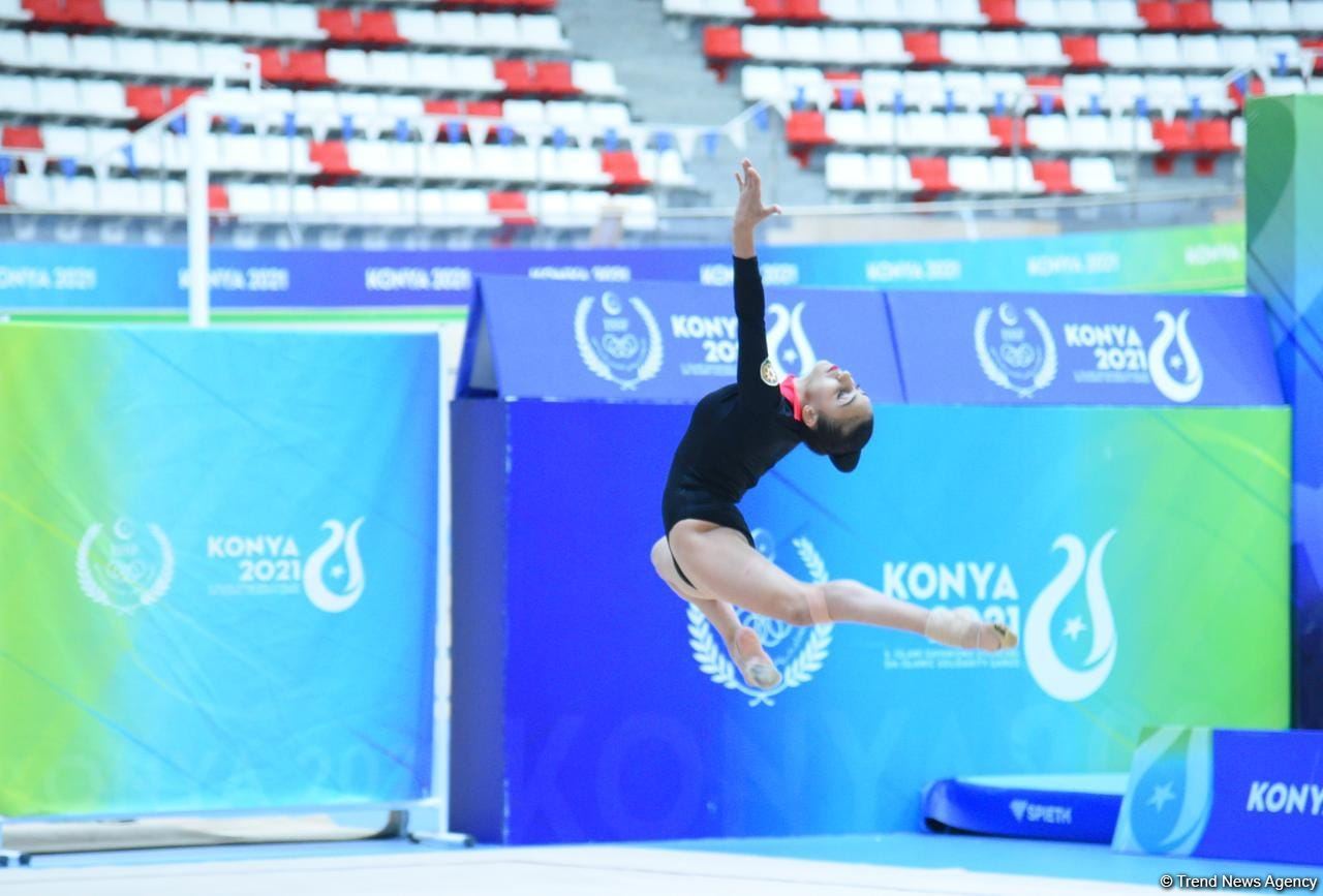 Zöhrə Ağamirova topla hərəkətlərdə bürünc medal qazanıb (FOTO)