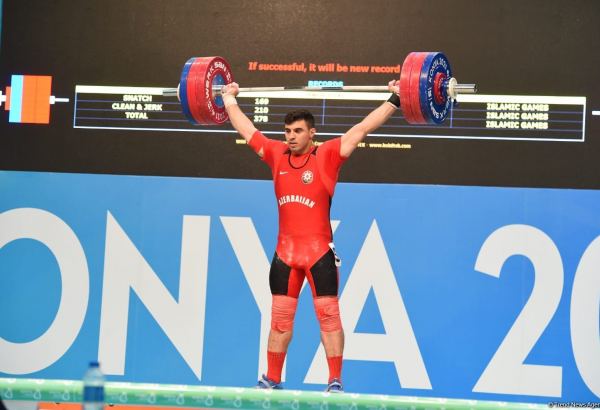 Azərbaycanın ağır atleti İslam Həmrəyliyi Oyunlarında gümüş medal qazanıb (FOTO)