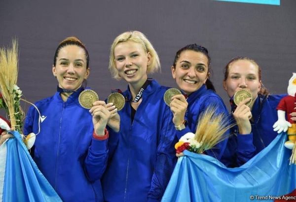 Sablya üzrə qadınlardan ibarət Azərbaycan millisi İslamiadanın qalibi olub (FOTO)