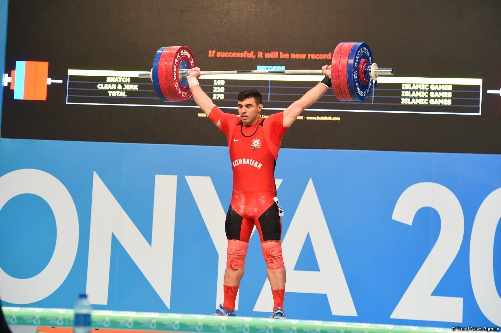 Azərbaycanın ağır atleti İslam Həmrəyliyi Oyunlarında gümüş medal qazanıb (FOTO)