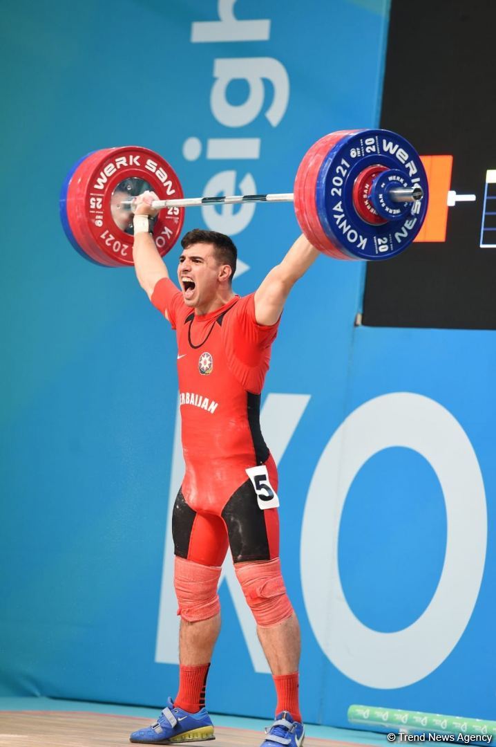 Azərbaycanın ağır atleti İslam Həmrəyliyi Oyunlarında gümüş medal qazanıb (FOTO)