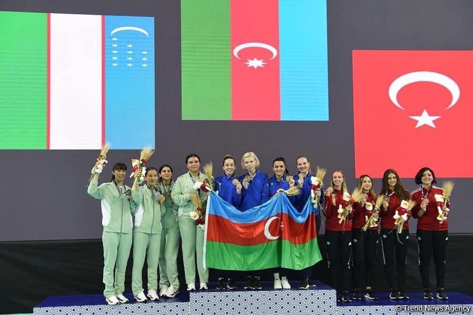 Sablya üzrə qadınlardan ibarət Azərbaycan millisi İslamiadanın qalibi olub (FOTO)