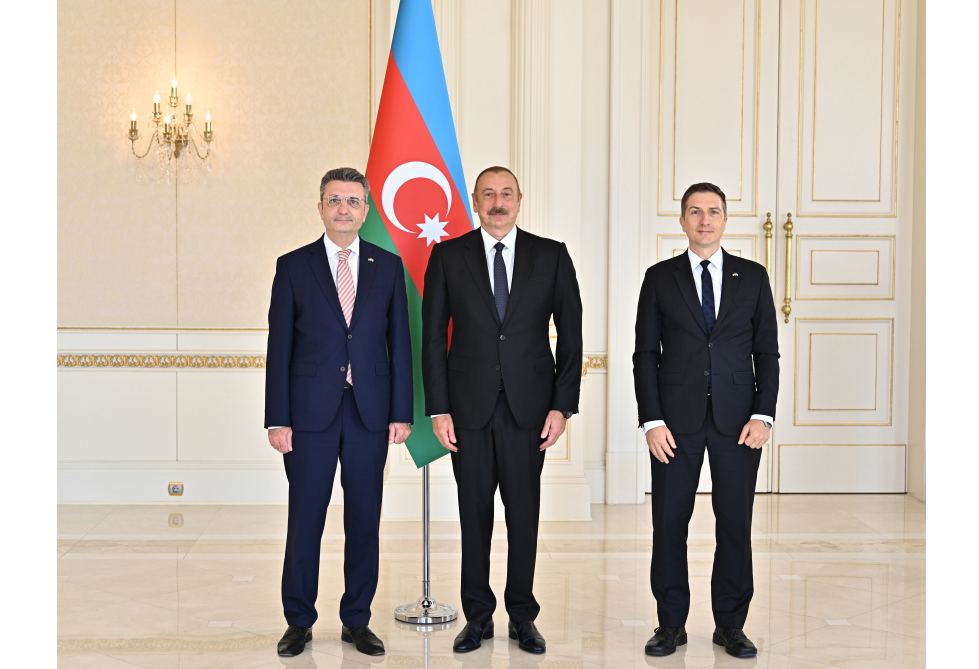 Prezident İlham Əliyev Almaniyanın Azərbaycanda yeni təyin olunan səfirinin etimadnaməsini qəbul edib (FOTO/VİDEO) (YENİLƏNİB)