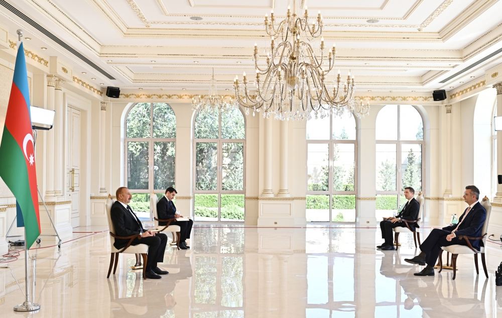 Prezident İlham Əliyev Almaniyanın Azərbaycanda yeni təyin olunan səfirinin etimadnaməsini qəbul edib (FOTO/VİDEO) (YENİLƏNİB)