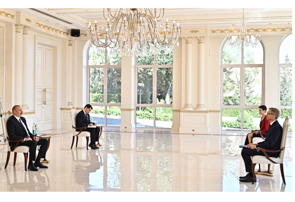 Prezident İlham Əliyev İsveçin Azərbaycanda yeni təyin olunan səfirinin etimadnaməsini qəbul edib (FOTO/VİDEO) (YENİLƏNİB)