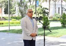 Prezident İlham Əliyev və Birinci xanım Mehriban Əliyeva Bakının Dənizkənarı Milli Parkında Müslüm Maqomayevin abidəsinin açılışında iştirak ediblər (YENİLƏNİB) (FOTO/VİDEO)
