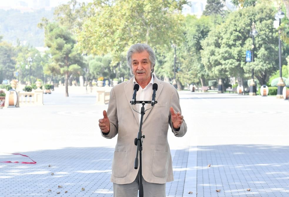 Prezident İlham Əliyev və Birinci xanım Mehriban Əliyeva Bakının Dənizkənarı Milli Parkında Müslüm Maqomayevin abidəsinin açılışında iştirak ediblər (YENİLƏNİB) (FOTO/VİDEO)