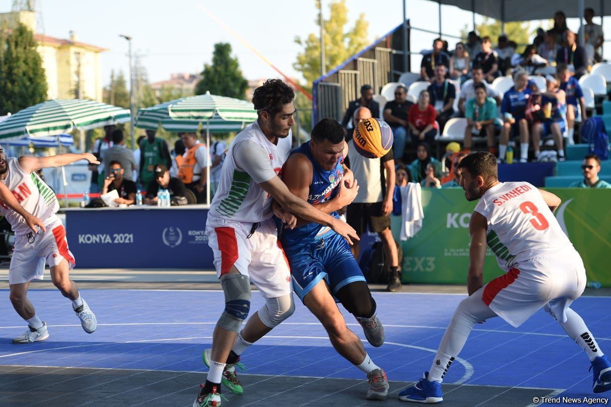 Kişi basketbolçulardan ibarət Azərbaycan yığması İslamiadada gümüş medal qazanıb
