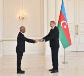 Prezident İlham Əliyev Efiopiyanın Azərbaycanda yeni təyin olunan səfirinin etimadnaməsini qəbul edib (FOTO/VİDEO) (YENİLƏNİB)