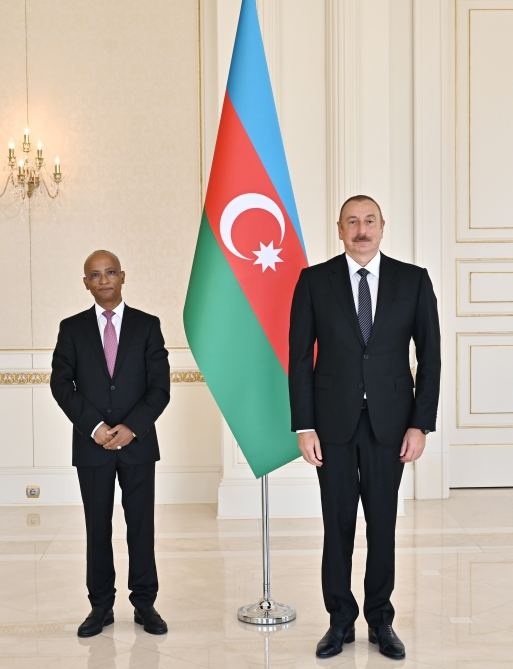 Prezident İlham Əliyev Efiopiyanın Azərbaycanda yeni təyin olunan səfirinin etimadnaməsini qəbul edib (FOTO/VİDEO) (YENİLƏNİB)