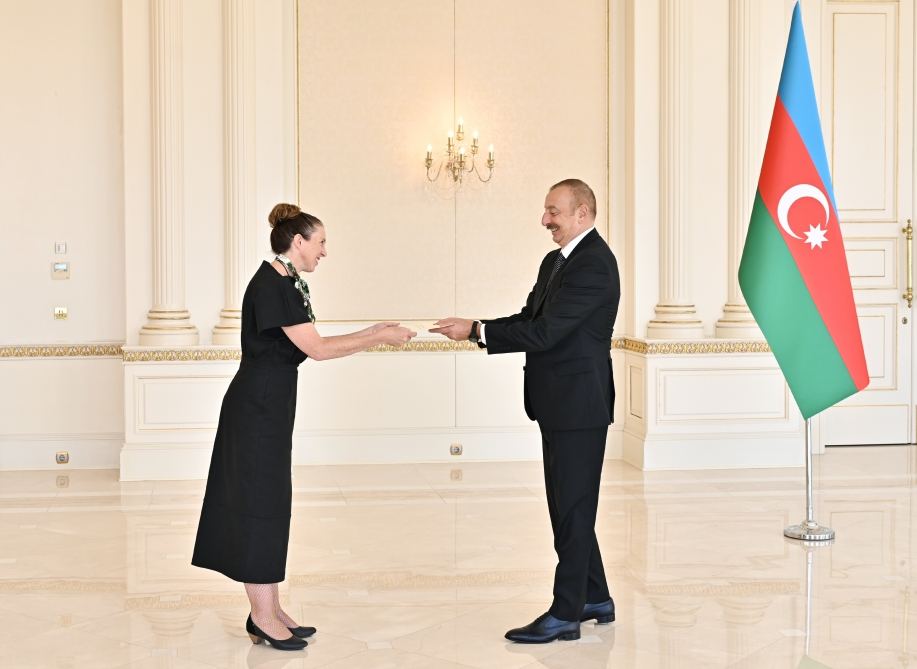 Prezident İlham Əliyev Yeni Zelandiyanın Azərbaycanda yeni təyin olunan səfirinin etimadnaməsini qəbul edib (FOTO/VİDEO) (YENİLƏNİB)