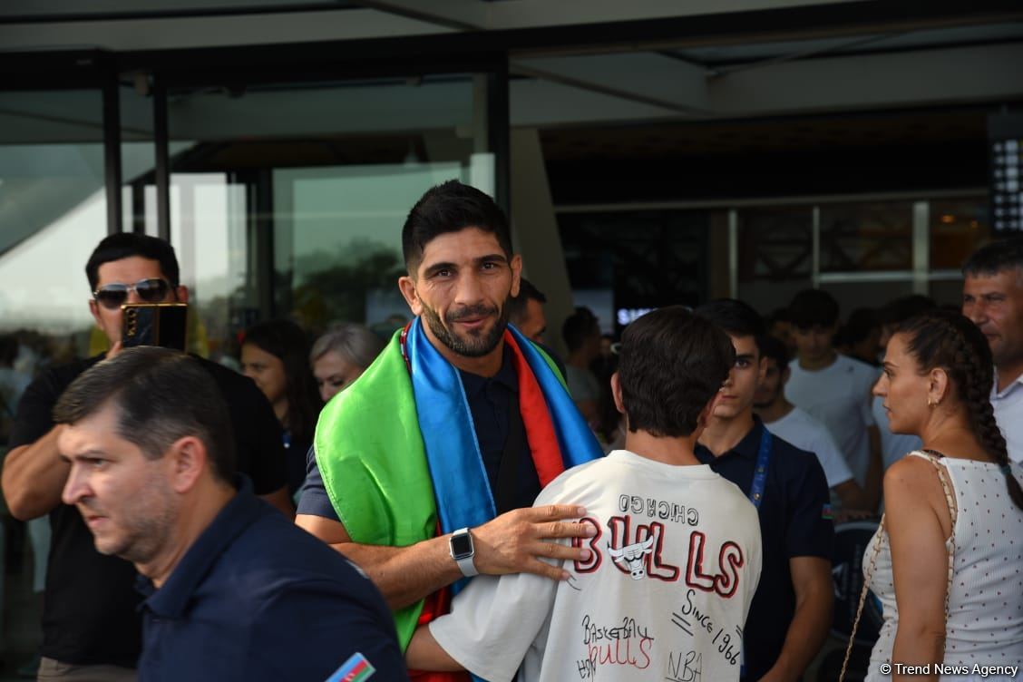 İslamiadada iştirak edən Azərbaycan idmançıları vətənə qayıdıblar (FOTO/VİDEO)