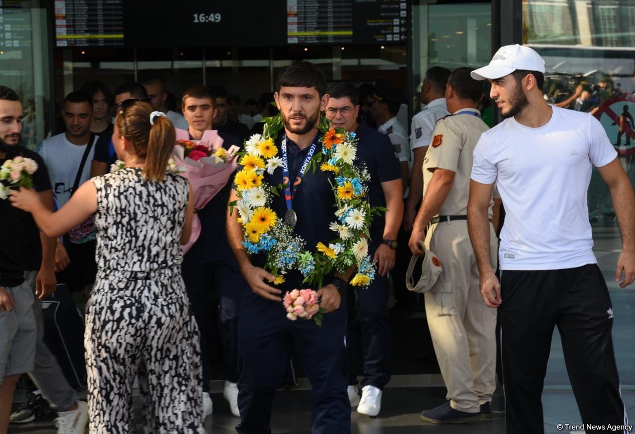 İslamiadada iştirak edən Azərbaycan idmançıları vətənə qayıdıblar (FOTO/VİDEO)